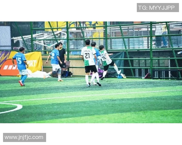 杭州足球队意识争议引发热议球迷与专家各执己见探讨背后原因 杭州足球队意识争议引发热议球迷与专家各执己见探讨背后原因