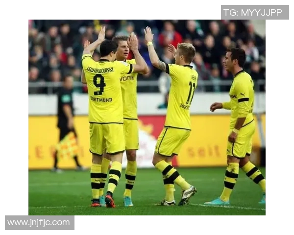 汉诺威96主场5-0大胜不莱梅,豪取三分! 汉诺威96主场5-0大胜不莱梅,豪取三分!